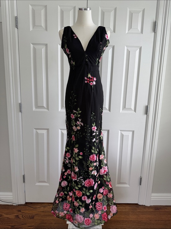Lulus Dresses & Skirts - Lulus Soirée Blossom Black Floral Embroidered Overlay Mermaid Maxi Dress Size 2